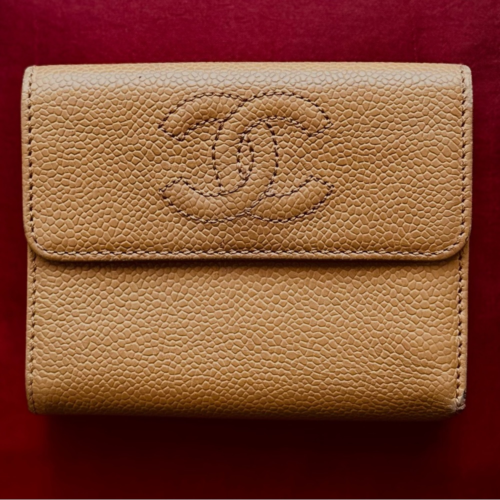 CHANEL Caviar Leather trifold Wallet